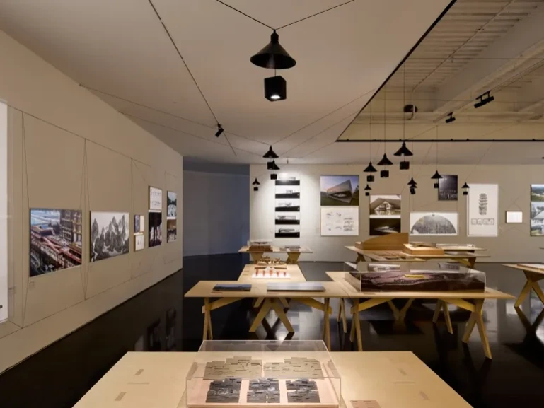 展陈案例丨大型建筑学术展览《建筑的铭写》